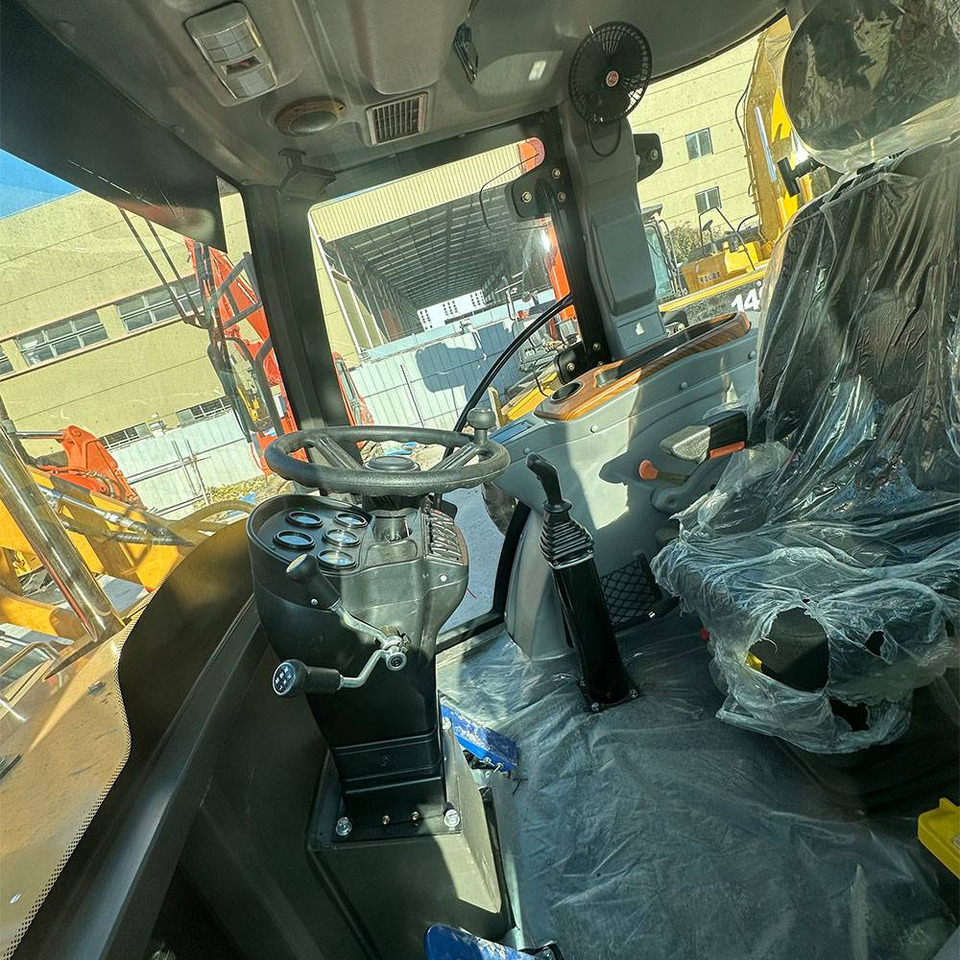 CATERPILLAR 420F - Ekskavators-iekrāvējs: foto 4 CATERPILLAR 420F - Ekskavators-iekrāvējs: foto 4