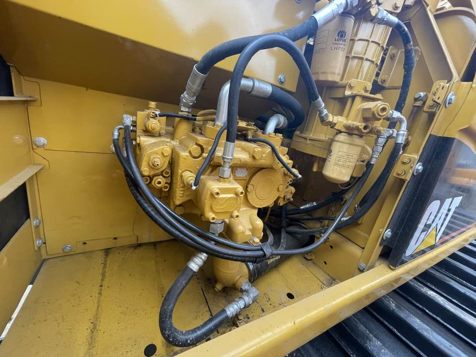 Caterpillar 320CL - Ekskavators: foto 3 Caterpillar 320CL - Ekskavators: foto 3