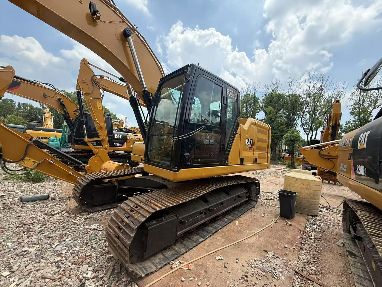 Caterpillar CAT 320 GC - Ekskavators: foto 1 Caterpillar CAT 320 GC - Ekskavators: foto 1
