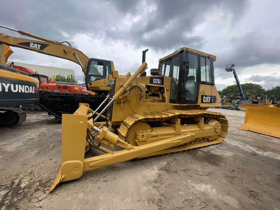 Caterpillar D6G2 LGP - Buldozers: foto 1 Caterpillar D6G2 LGP - Buldozers: foto 1