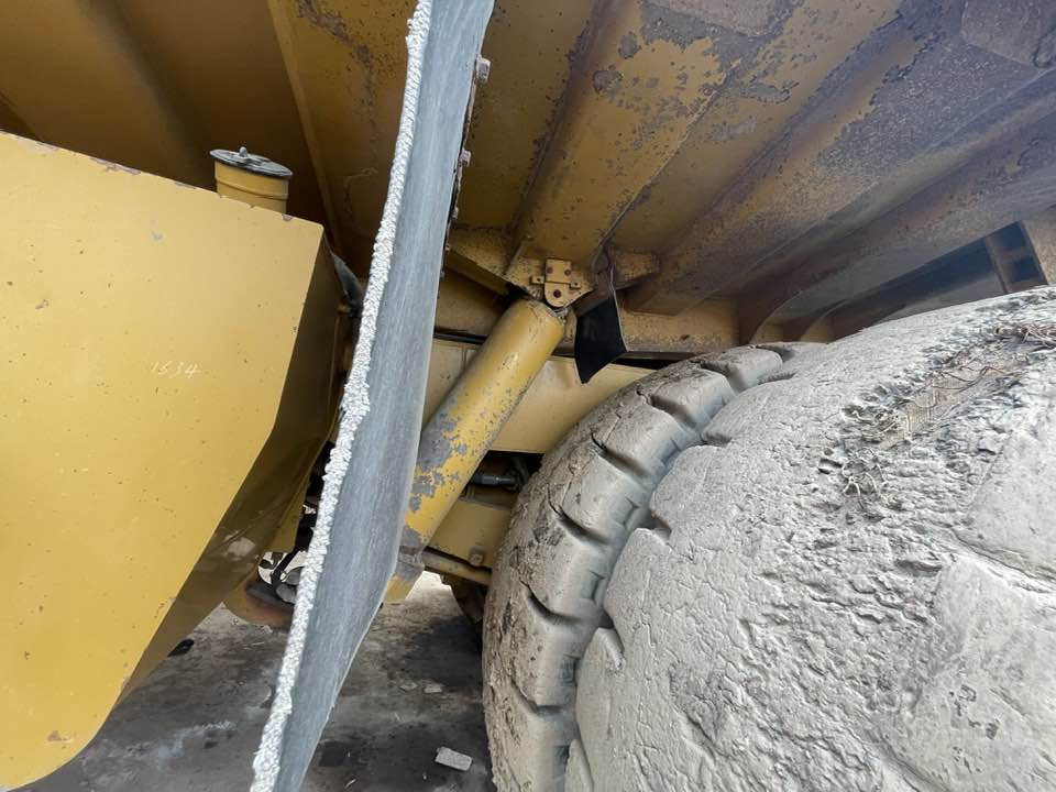 Caterpillar D6T - Karjeru pašizgāzējs: foto 2 Caterpillar D6T - Karjeru pašizgāzējs: foto 2