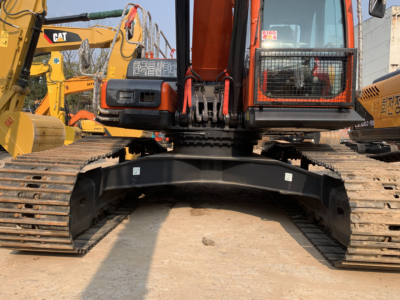 DOOSAN DX300LC-9C - Riteņu ekskavators: foto 4 DOOSAN DX300LC-9C - Riteņu ekskavators: foto 4