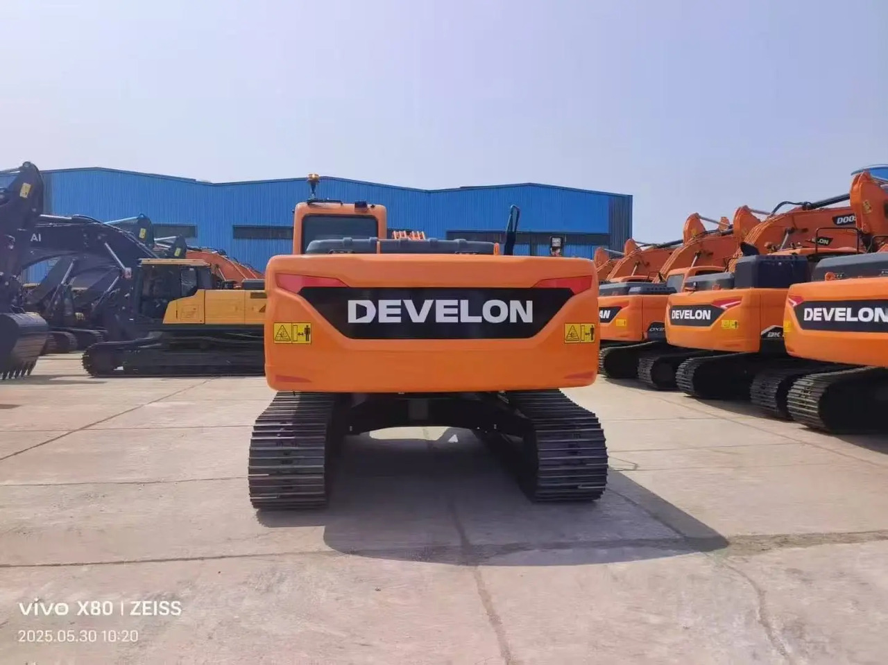 Develon DX220LCA-2M - Ekskavators: foto 2 Develon DX220LCA-2M - Ekskavators: foto 2