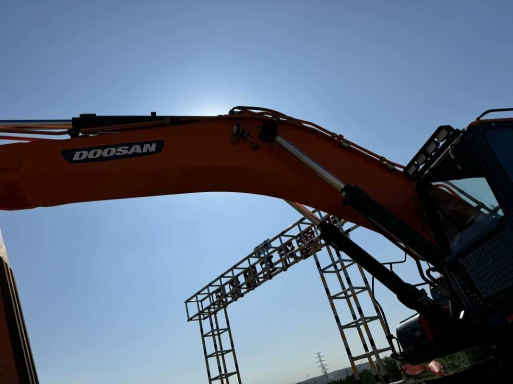Doosan 520LC-9C - Kāpurķēžu ekskavators: foto 4 Doosan 520LC-9C - Kāpurķēžu ekskavators: foto 4