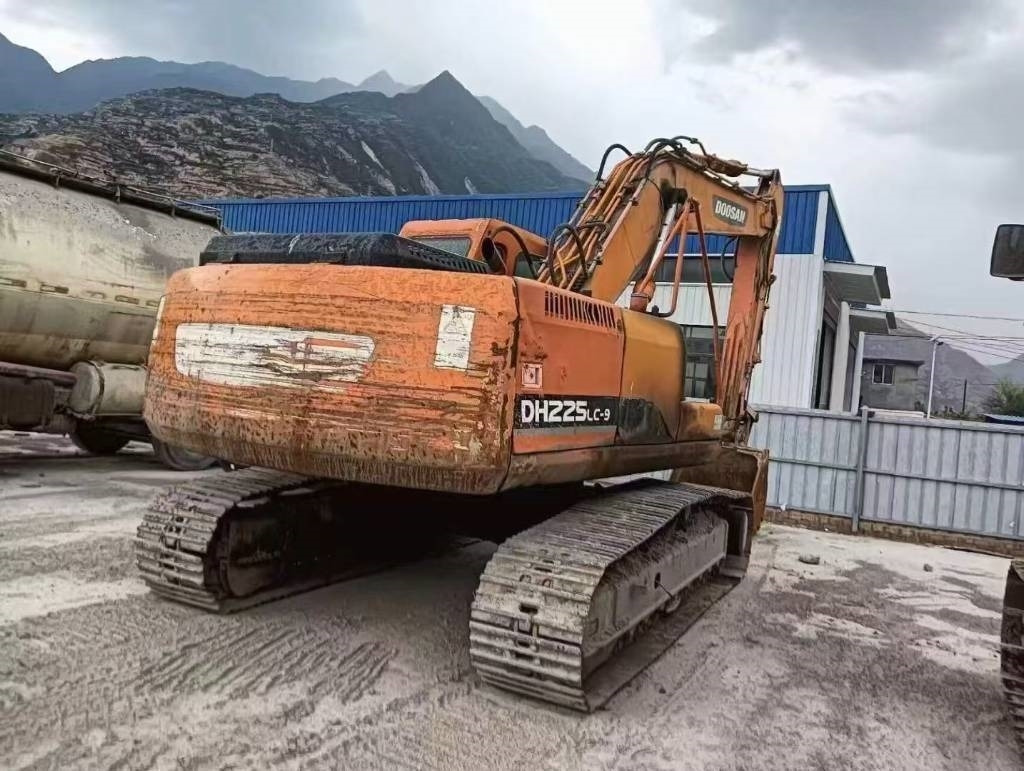 Doosan DX 225 DH225LC-9 DX 225 DH225LC-9 - Kāpurķēžu ekskavators: foto 4 Doosan DX 225 DH225LC-9 DX 225 DH225LC-9 - Kāpurķēžu ekskavators: foto 4