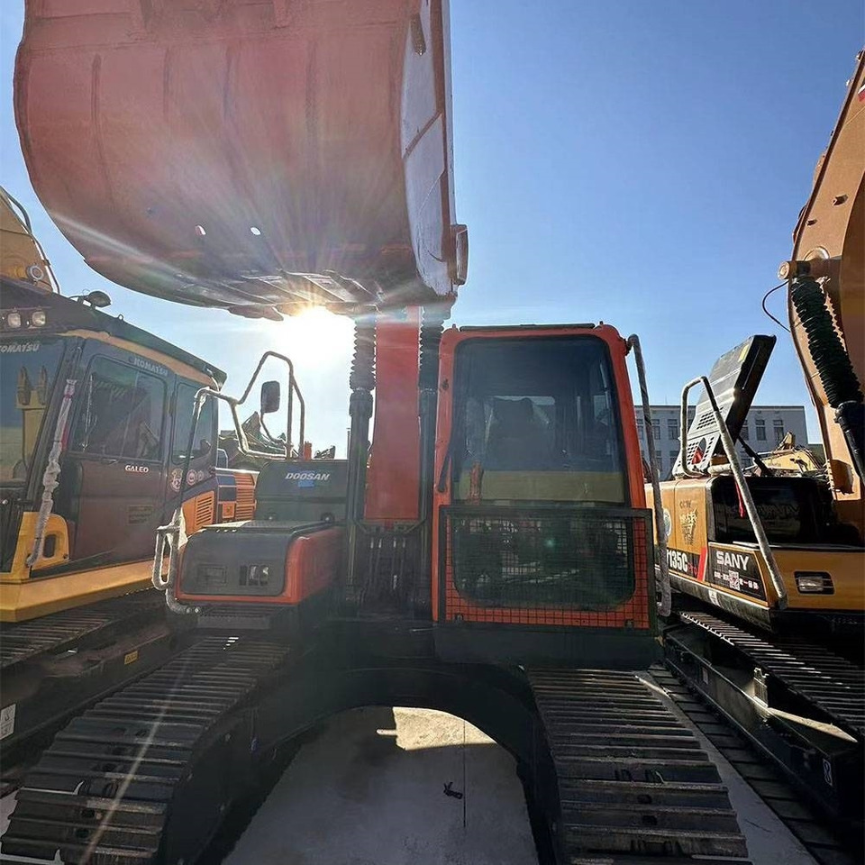 Doosan DX150LC-9C - Kāpurķēžu ekskavators: foto 3 Doosan DX150LC-9C - Kāpurķēžu ekskavators: foto 3