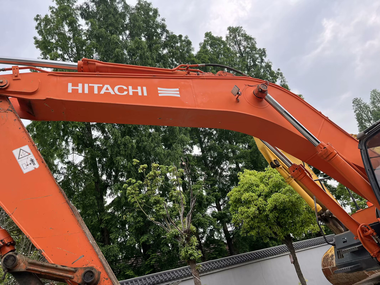 HITACHI 350H-3G - Kāpurķēžu ekskavators: foto 4 HITACHI 350H-3G - Kāpurķēžu ekskavators: foto 4
