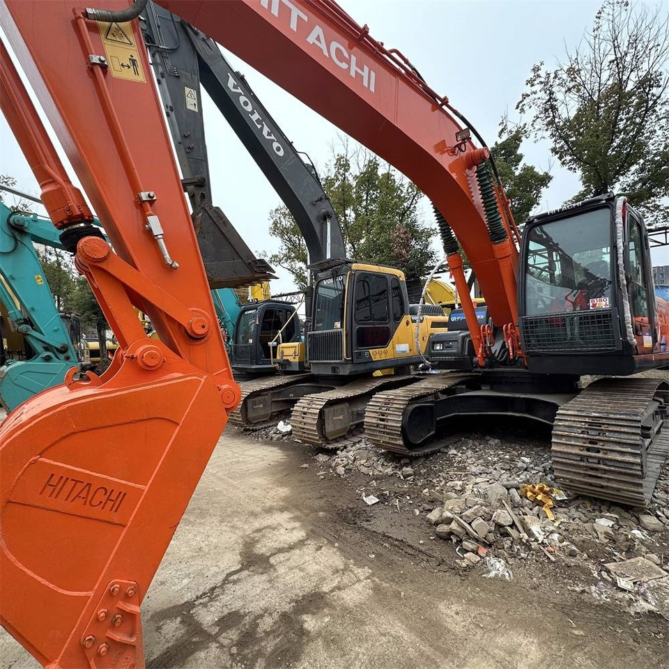 Hitachi ZX 200-3 G - Kāpurķēžu ekskavators: foto 1 Hitachi ZX 200-3 G - Kāpurķēžu ekskavators: foto 1