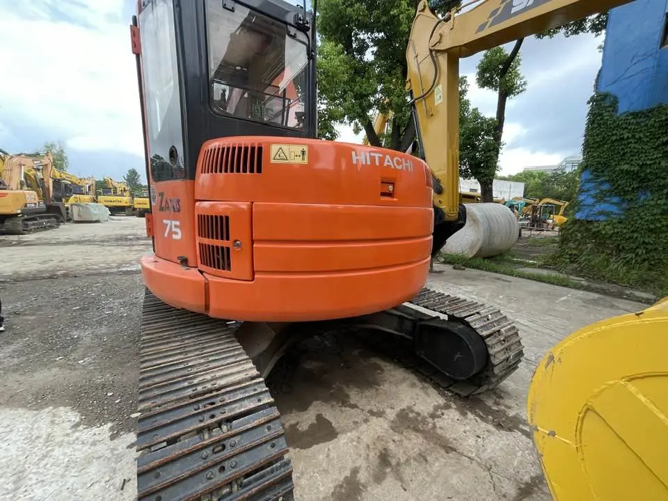 Hitachi ZX75US-7 - Mini-ekskavators: foto 2 Hitachi ZX75US-7 - Mini-ekskavators: foto 2
