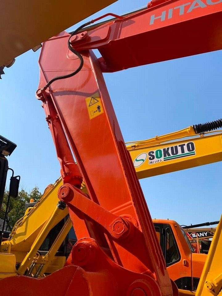 Hitachi Zaxis 240 - Kāpurķēžu ekskavators: foto 5 Hitachi Zaxis 240 - Kāpurķēžu ekskavators: foto 5