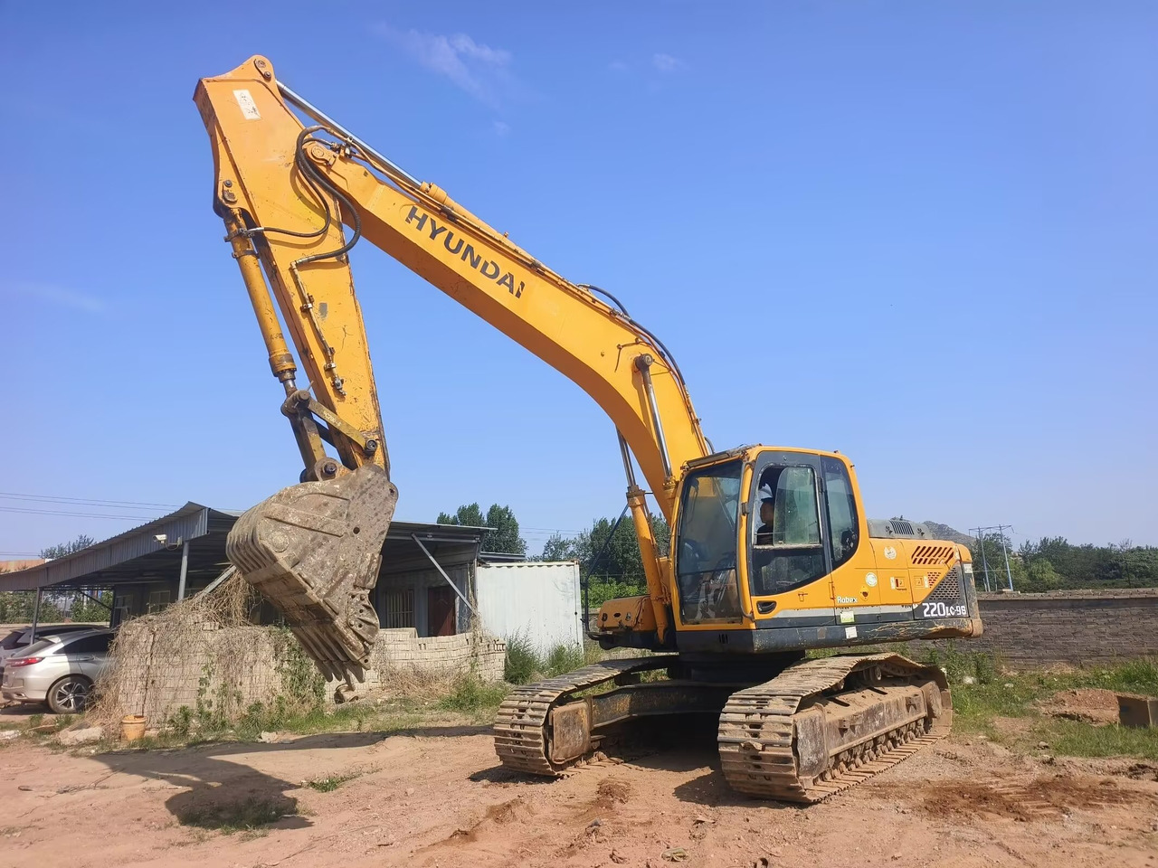 Hyundai R220LC - Ekskavators: foto 2 Hyundai R220LC - Ekskavators: foto 2