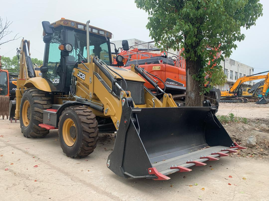 JCB 3CX - Ekskavators-iekrāvējs: foto 4 JCB 3CX - Ekskavators-iekrāvējs: foto 4
