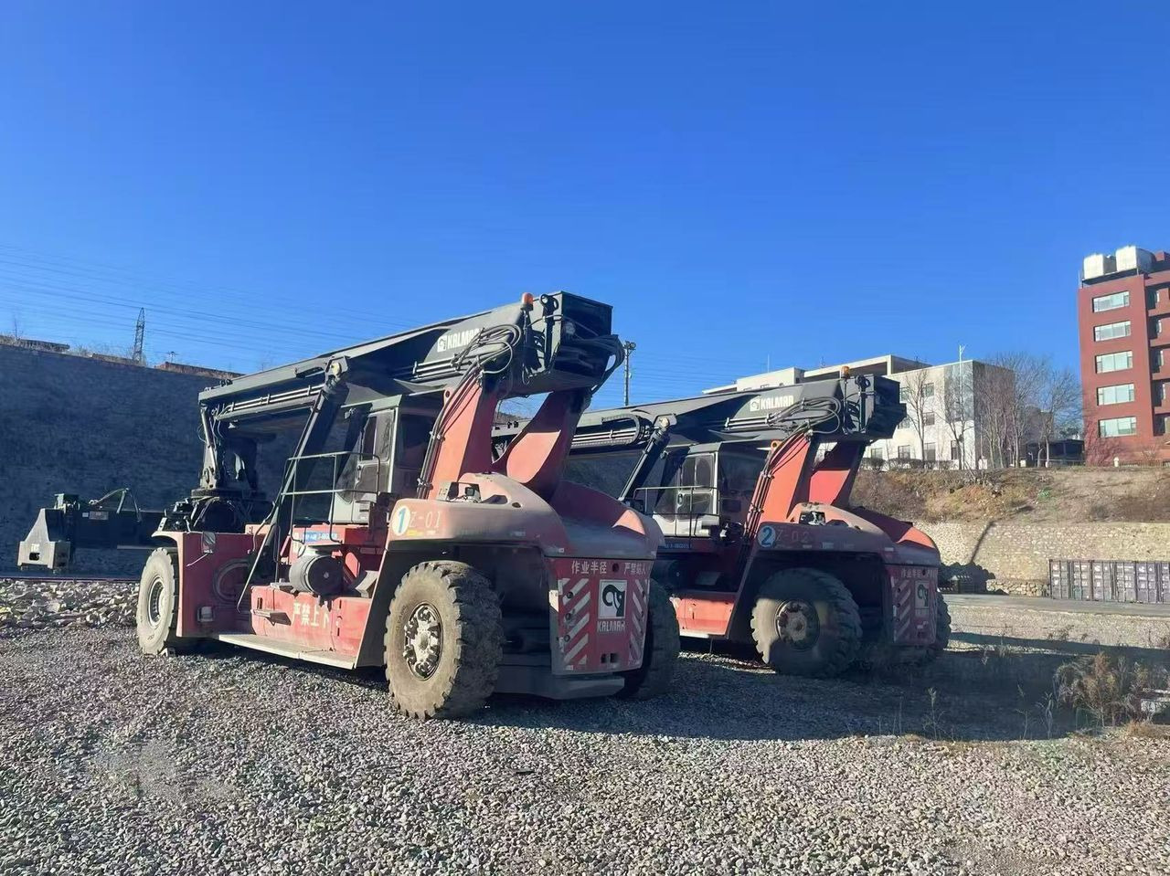 KALMAR DRT450 - Sānu konteineru krāvējs: foto 1 KALMAR DRT450 - Sānu konteineru krāvējs: foto 1