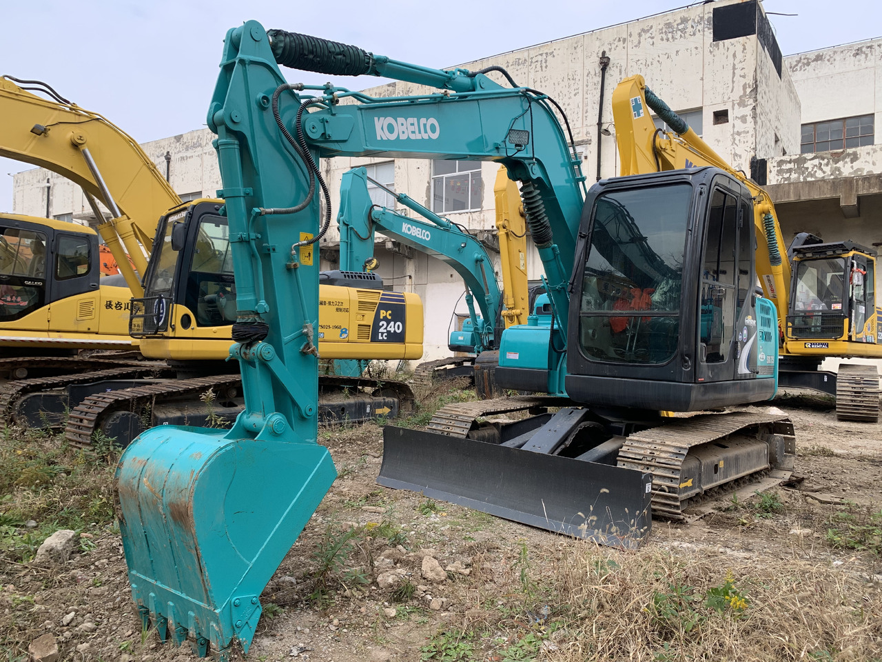 KOBELCO SK75-8 - Kāpurķēžu ekskavators: foto 1 KOBELCO SK75-8 - Kāpurķēžu ekskavators: foto 1