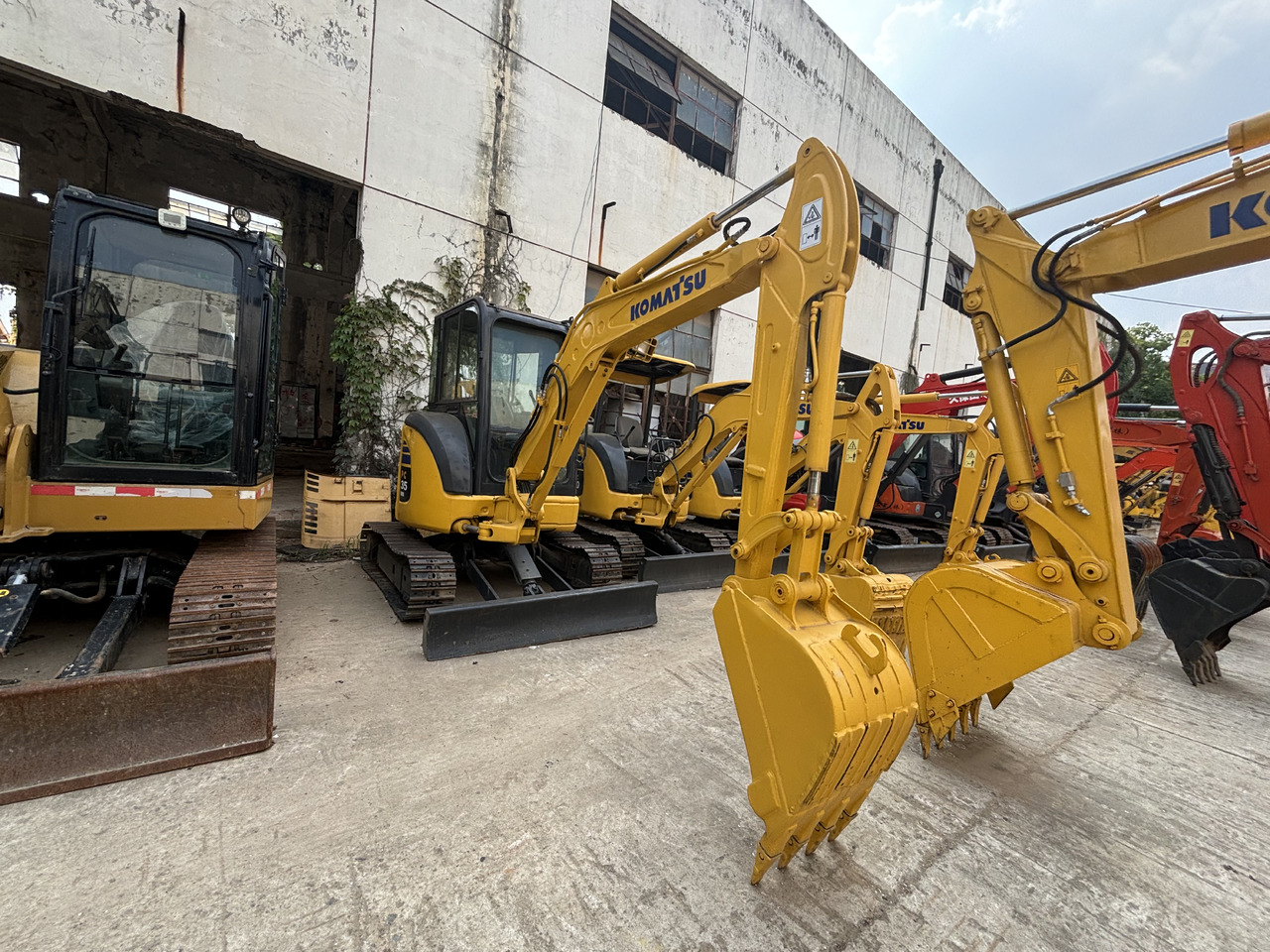 KOMATSU PC35MR - Mini-ekskavators: foto 1 KOMATSU PC35MR - Mini-ekskavators: foto 1