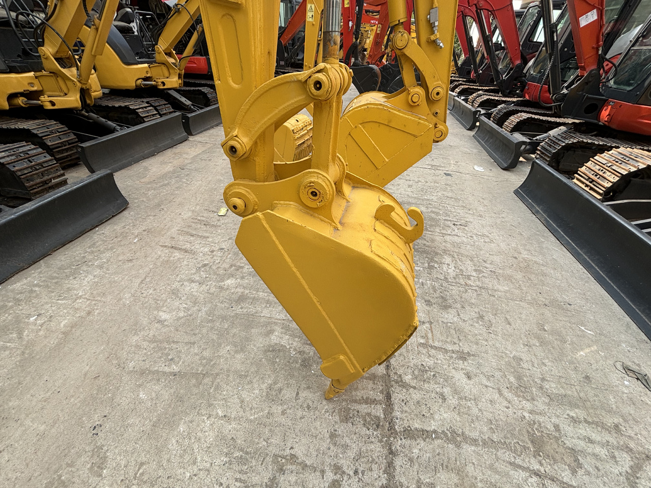 KOMATSU PC35MR - Mini-ekskavators: foto 2 KOMATSU PC35MR - Mini-ekskavators: foto 2