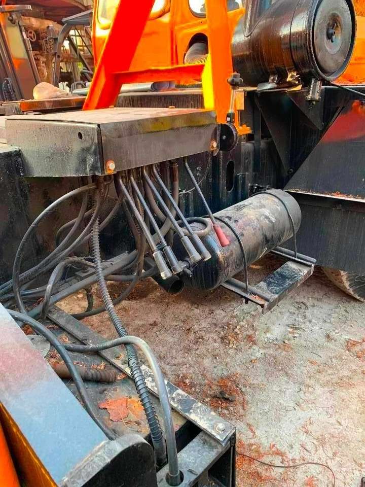 Kato NK 250 E - Visurgājējs celtnis: foto 5 Kato NK 250 E - Visurgājējs celtnis: foto 5