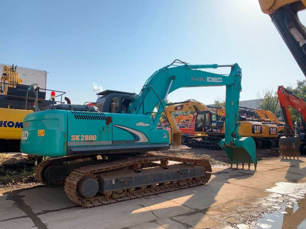 Kobelco SK 260 - Kāpurķēžu ekskavators: foto 1 Kobelco SK 260 - Kāpurķēžu ekskavators: foto 1
