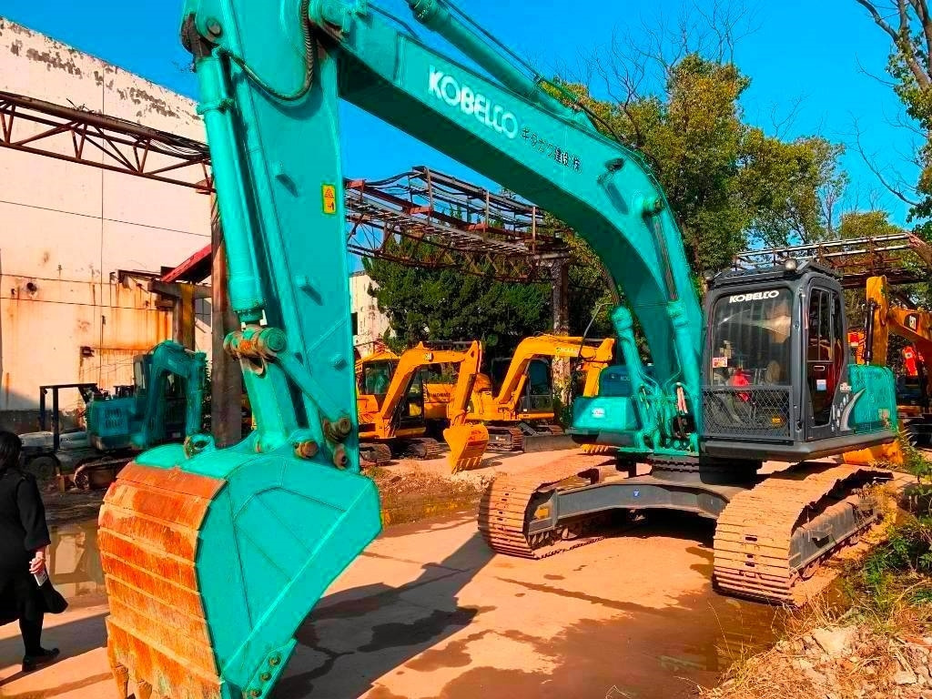 Kobelco SK 260D - Kāpurķēžu ekskavators: foto 2 Kobelco SK 260D - Kāpurķēžu ekskavators: foto 2