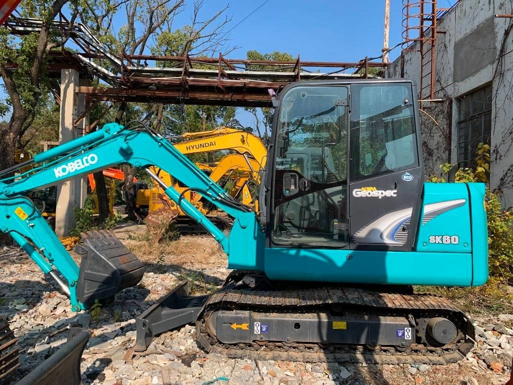 Kobelco SK 60 - Kāpurķēžu ekskavators: foto 1 Kobelco SK 60 - Kāpurķēžu ekskavators: foto 1