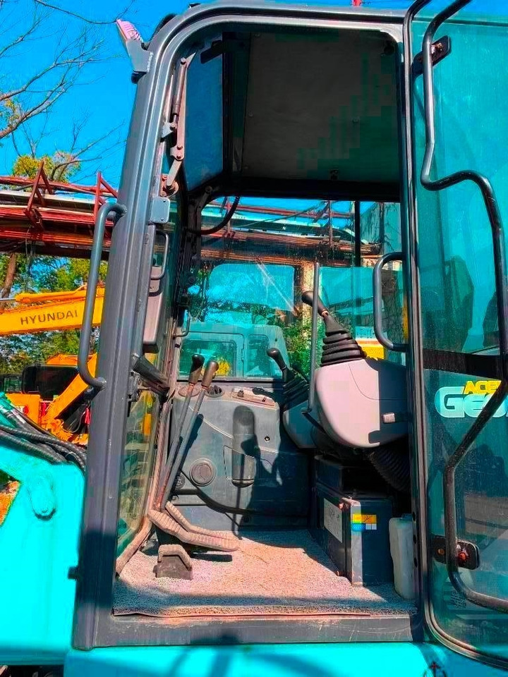 Kobelco SK 60 - Kāpurķēžu ekskavators: foto 3 Kobelco SK 60 - Kāpurķēžu ekskavators: foto 3