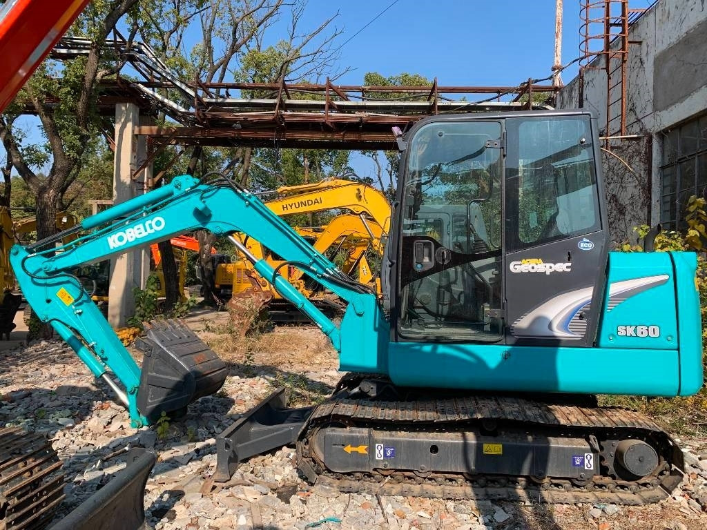 Kobelco SK 60 - Kāpurķēžu ekskavators: foto 2 Kobelco SK 60 - Kāpurķēžu ekskavators: foto 2