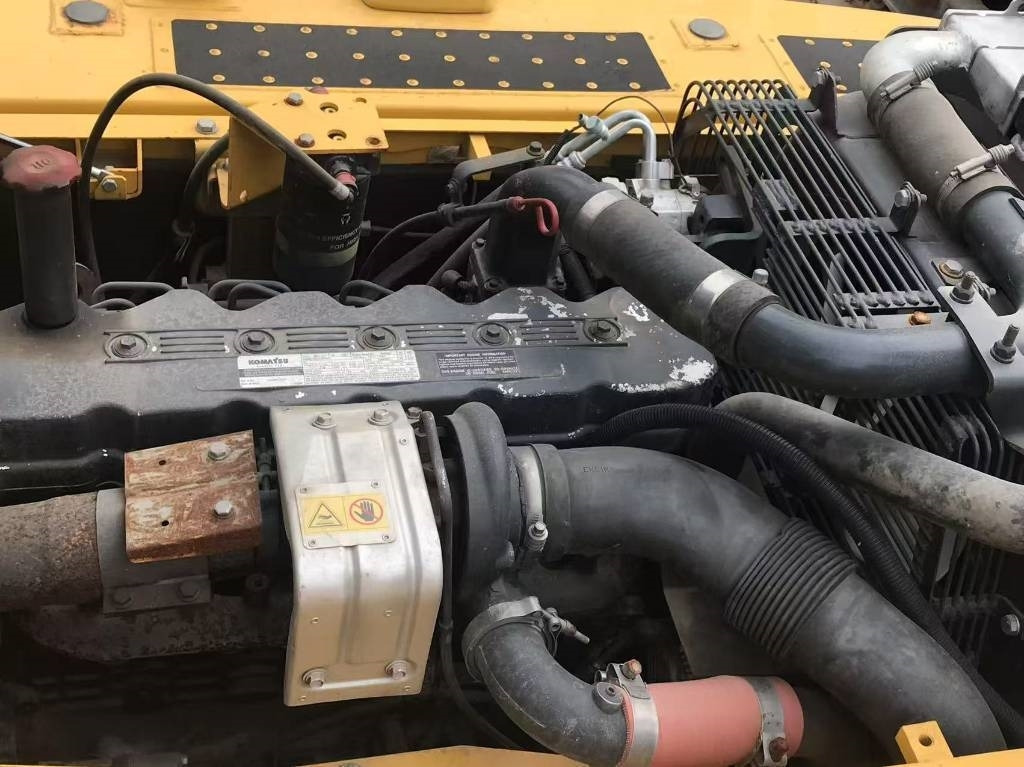 Komatsu PC 200-8 - Kāpurķēžu ekskavators: foto 5 Komatsu PC 200-8 - Kāpurķēžu ekskavators: foto 5