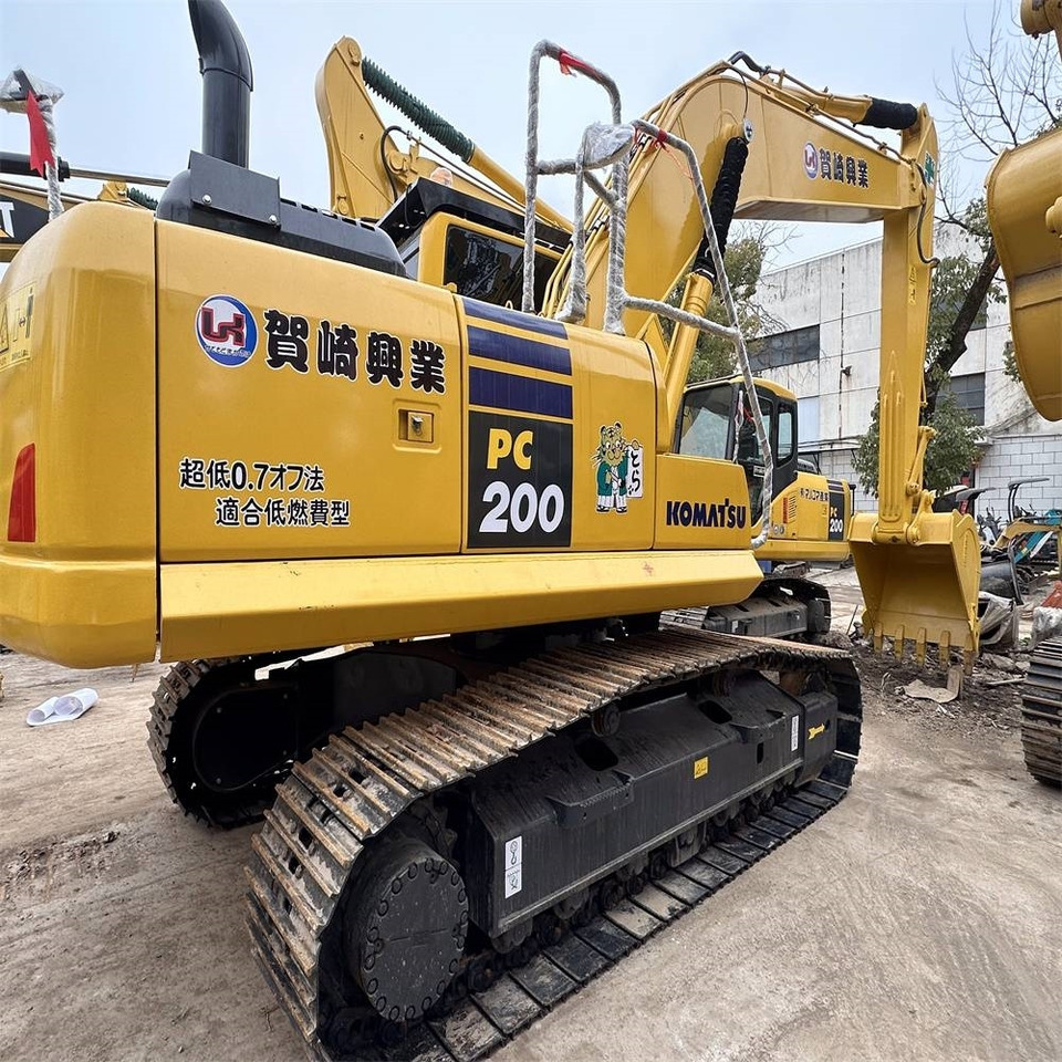 Komatsu PC 200 - Kāpurķēžu ekskavators: foto 1 Komatsu PC 200 - Kāpurķēžu ekskavators: foto 1