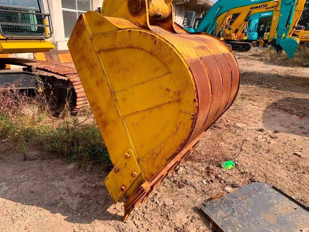 Kāpurķēžu ekskavators Komatsu PC 240: foto 12