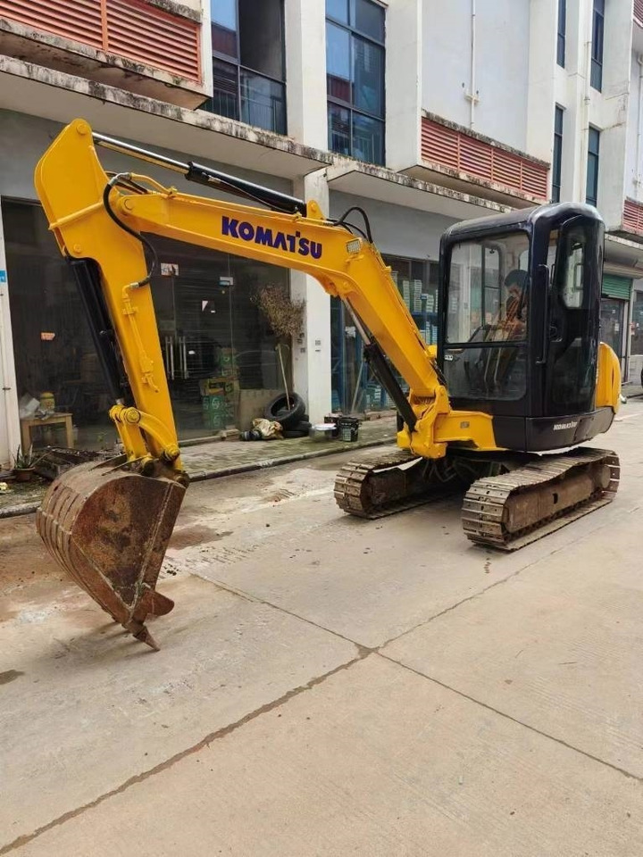 Komatsu PC 35 R-8 - Mini-ekskavators: foto 1 Komatsu PC 35 R-8 - Mini-ekskavators: foto 1