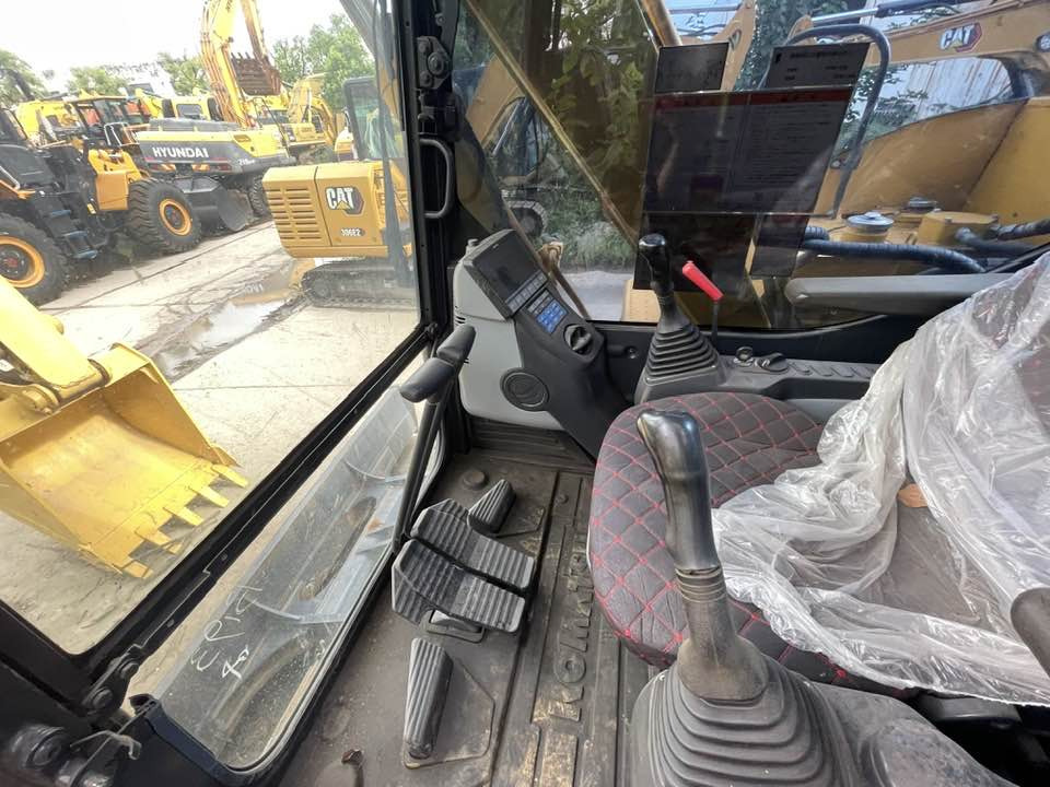 Komatsu PC70-8 - Mini-ekskavators: foto 4 Komatsu PC70-8 - Mini-ekskavators: foto 4
