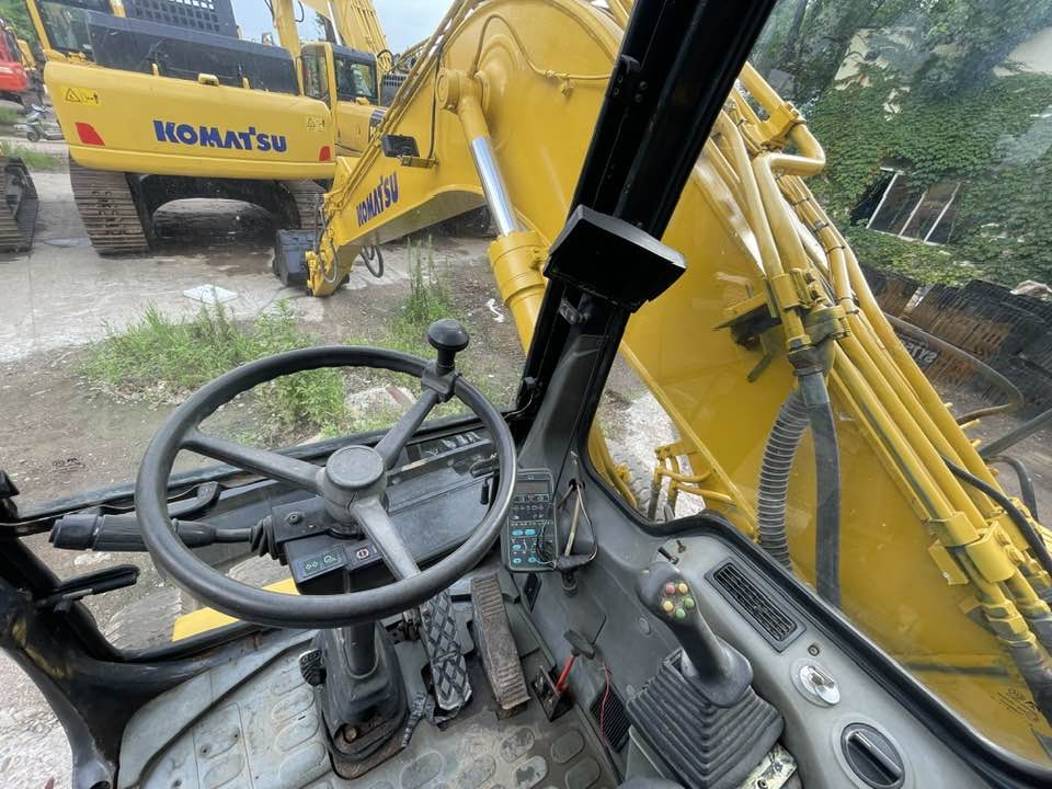Komatsu PW160-8 [ - Riteņu ekskavators: foto 2 Komatsu PW160-8 [ - Riteņu ekskavators: foto 2