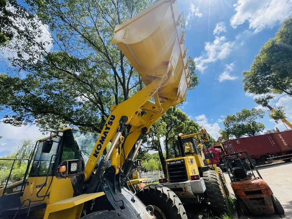 Komatsu WA380-8 - Riteņu iekrāvējs: foto 4 Komatsu WA380-8 - Riteņu iekrāvējs: foto 4