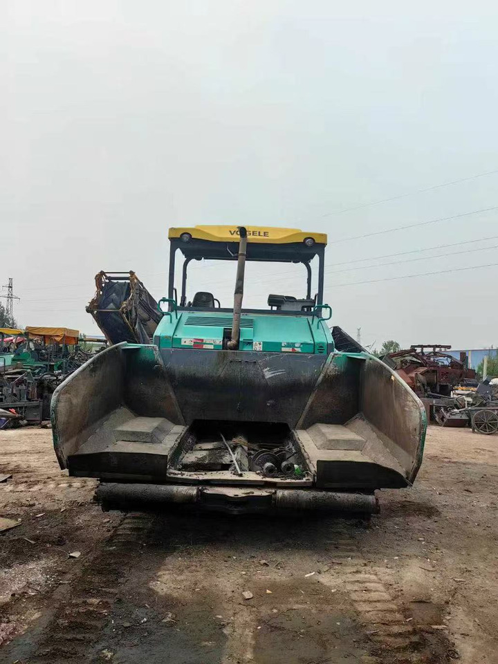 Vogele SUPER 1880-3L - Asfalta klājējs: foto 2 Vogele SUPER 1880-3L - Asfalta klājējs: foto 2