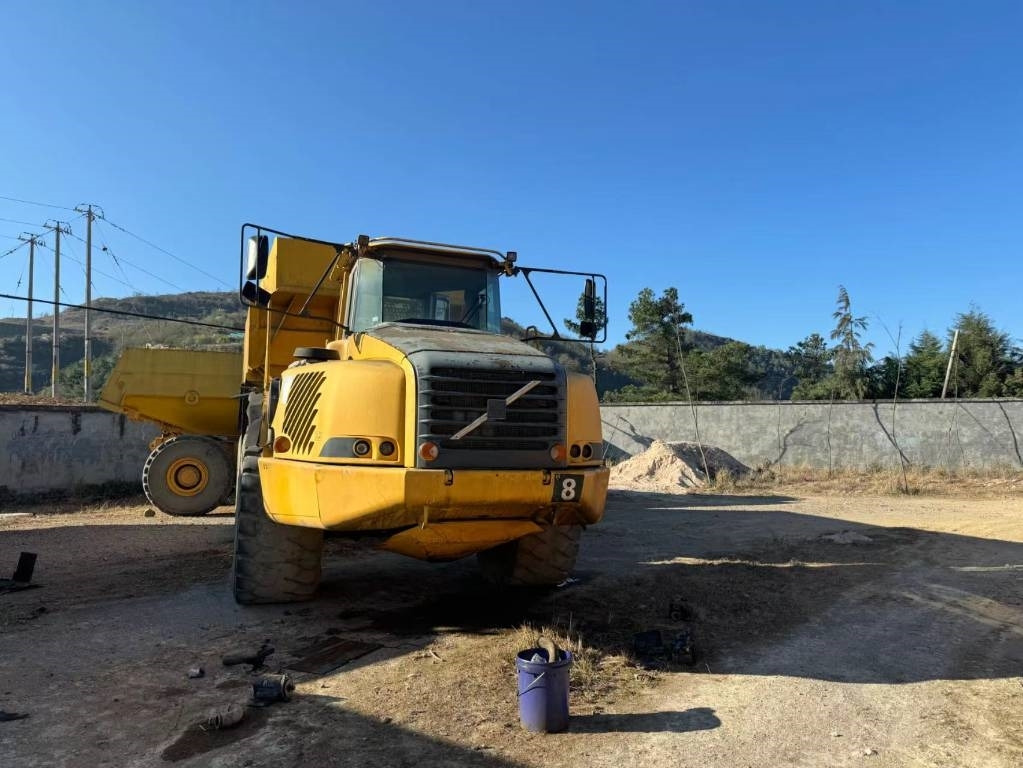 Volvo A 40 D - Artikulētias pašizgāzējs: foto 5 Volvo A 40 D - Artikulētias pašizgāzējs: foto 5