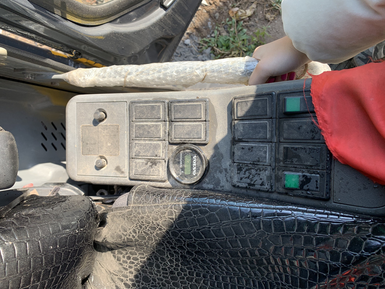 Kāpurķēžu ekskavators Volvo EC210: foto 11