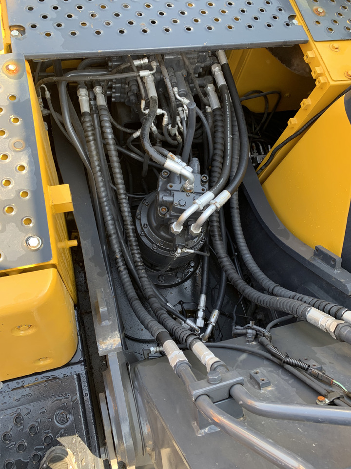 Kāpurķēžu ekskavators Volvo EC210: foto 7