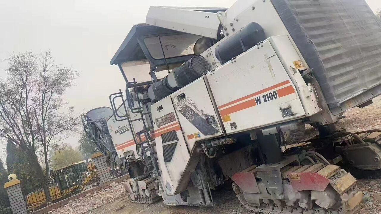 Wirtgen W2100 - Asfalta frēze: foto 4 Wirtgen W2100 - Asfalta frēze: foto 4