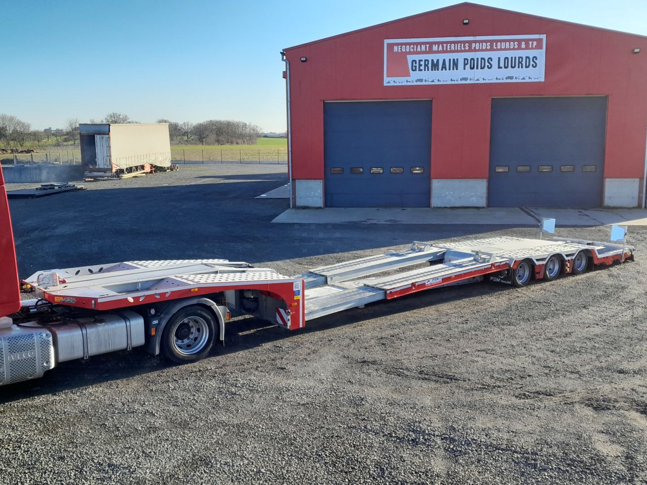 FGM FGM 32 plant carrier / low loader Semi-trailer - Puspiekabe zema profila platforma: foto 1 FGM FGM 32 plant carrier / low loader Semi-trailer - Puspiekabe zema profila platforma: foto 1