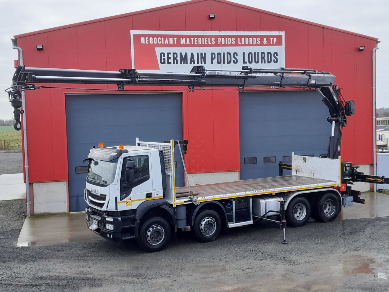 Iveco 8x4 8x4 Standard platform Truck - Bortu kravas automašīna/ Platforma, Kravas auto ar manipulatoru: foto 1 Iveco 8x4 8x4 Standard platform Truck - Bortu kravas automašīna/ Platforma, Kravas auto ar manipulatoru: foto 1
