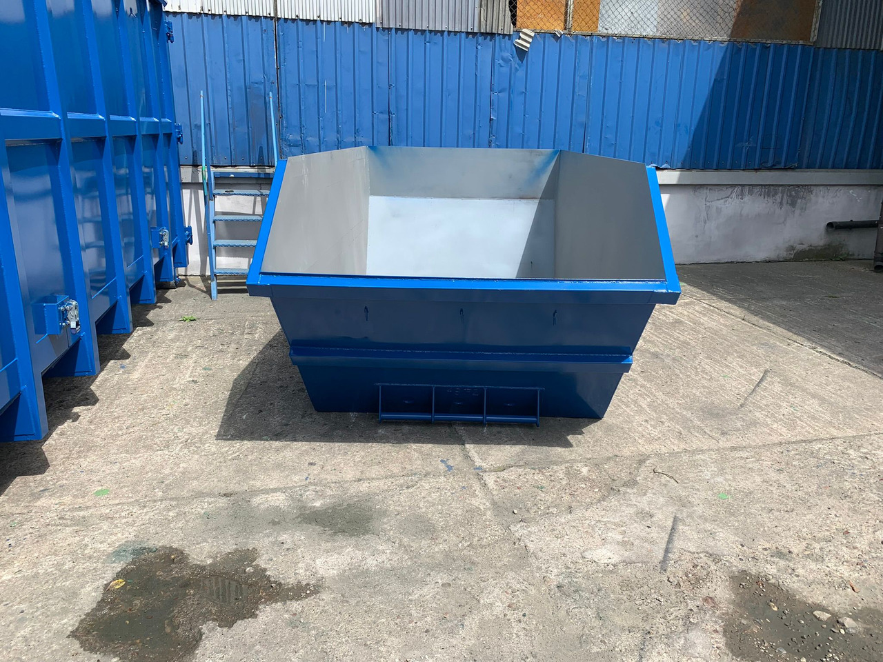 Mulda/Bauschuttcontainer/Absetzmulde/Multicar M1 - Lift dumper: foto 2 Mulda/Bauschuttcontainer/Absetzmulde/Multicar M1 - Lift dumper: foto 2