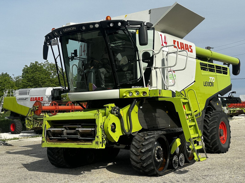 Claas Lexion 770 TT 4X4 CEMOS - Labības kombains: foto 1 Claas Lexion 770 TT 4X4 CEMOS - Labības kombains: foto 1