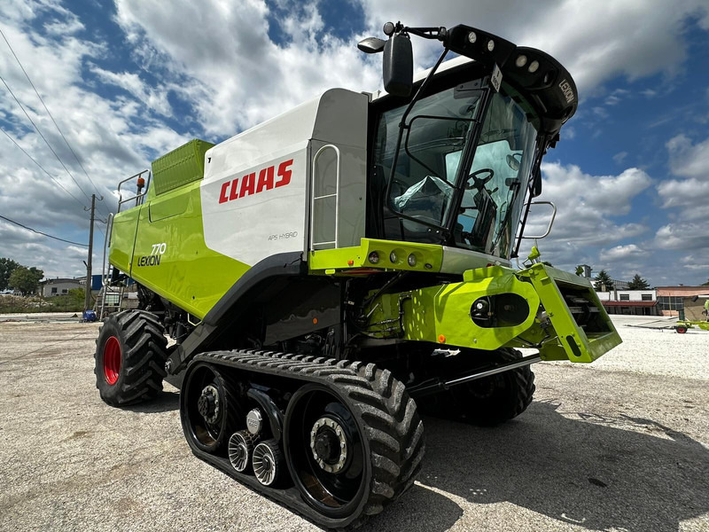 Claas Lexion 770 TT - Labības kombains: foto 1 Claas Lexion 770 TT - Labības kombains: foto 1