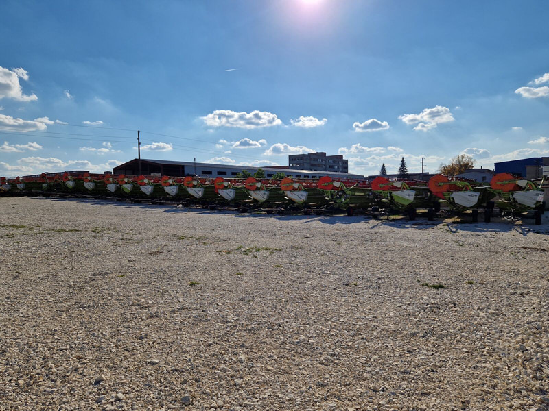 Claas Lexion - Labības heders: foto 1 Claas Lexion - Labības heders: foto 1