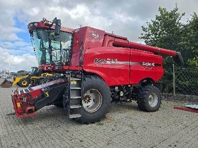 Case IH AXIAL FLOW 8010 - Labības kombains: foto 1 Case IH AXIAL FLOW 8010 - Labības kombains: foto 1
