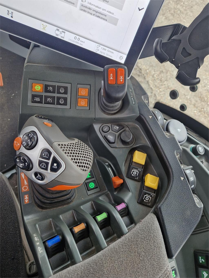 Claas AXION 960 TT - Traktors: foto 5 Claas AXION 960 TT - Traktors: foto 5