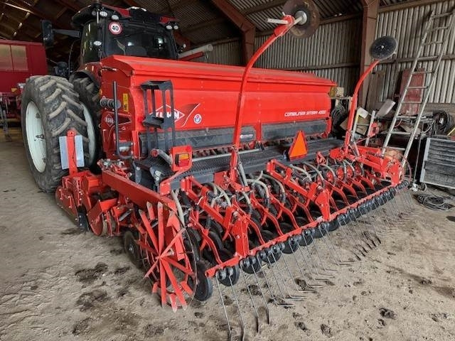 Kuhn SITERA 4000 + TF1500 - Kombinētā sējmašīna: foto 1 Kuhn SITERA 4000 + TF1500 - Kombinētā sējmašīna: foto 1