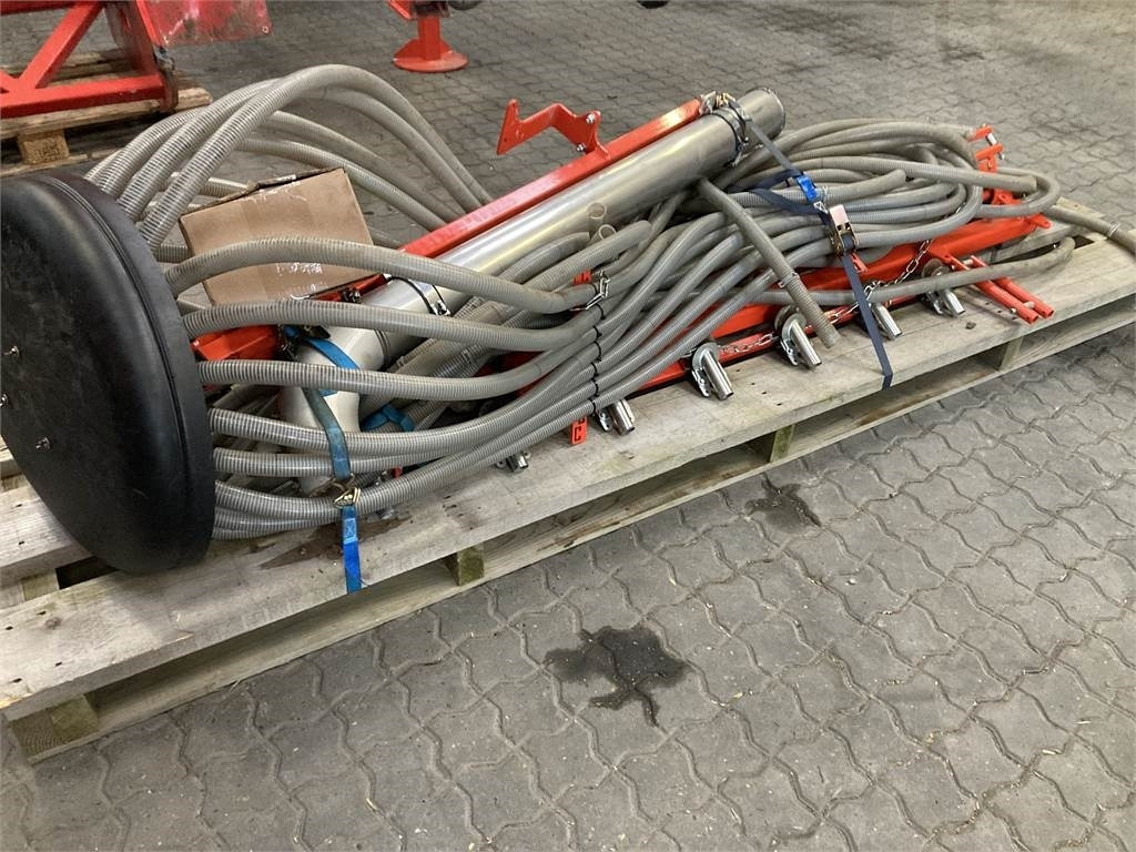 Kuhn TF FORDELERHOVE - Sēšanas tehnika: foto 1 Kuhn TF FORDELERHOVE - Sēšanas tehnika: foto 1
