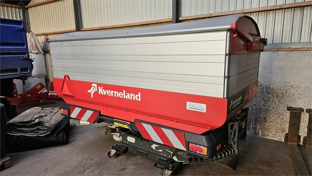 Kverneland TL-GEOSPREAD - Minerālmēslu izkliedētājs: foto 1 Kverneland TL-GEOSPREAD - Minerālmēslu izkliedētājs: foto 1