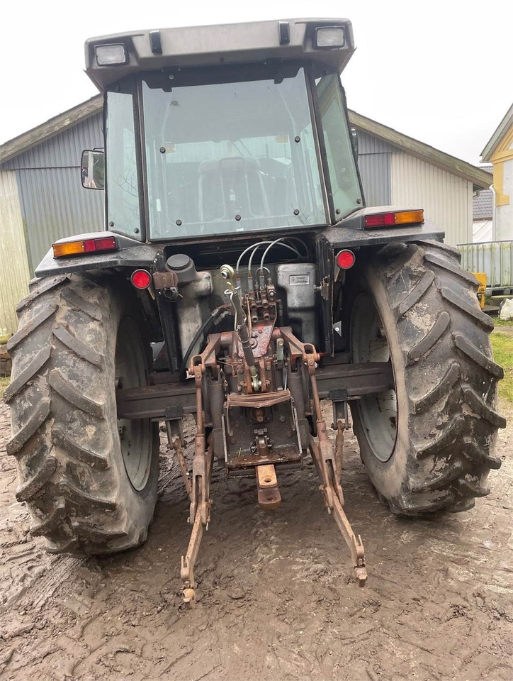 Massey Ferguson 3080 - Traktors: foto 2 Massey Ferguson 3080 - Traktors: foto 2